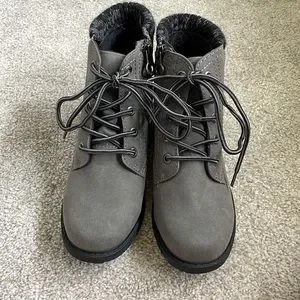 Sporto Shoes Womens Leslie Water Resistant Boot Poshmark - Main Image